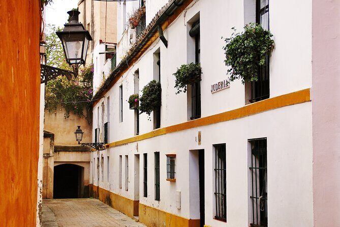 Alcazar & Santa Cruz Neighborhood Exclusive Group, max. 9 guests - FAQ