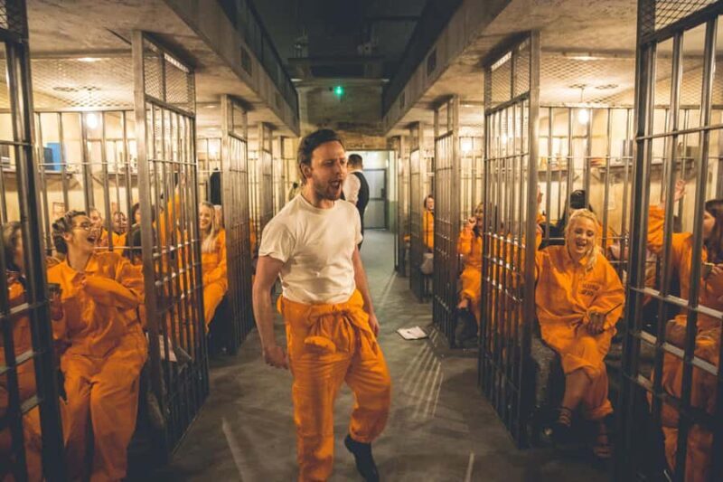 Alcotraz Melbourne: Worlds First Prison-Themed Cocktail Bar - Photo Opportunities and Group Dynamics