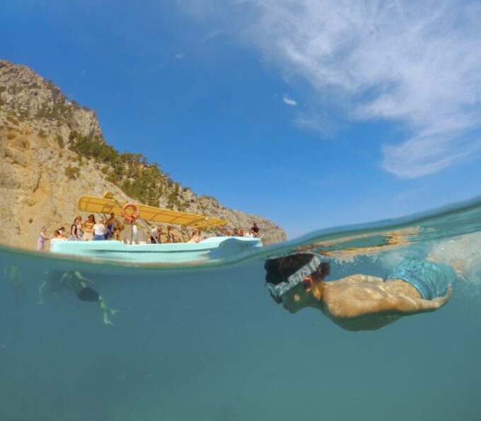 Alcudia: Pirate Cave, Parc Natural & Snorkel - Returning to Alcúdia Bay