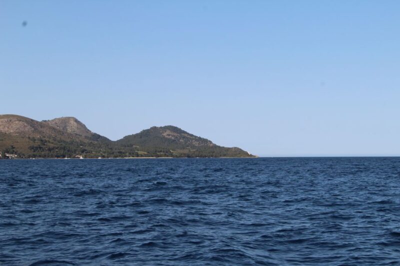 Alcudia: Private Sunset Boat Trip With Glass of Wine & Snack - Itinerary and Highlights