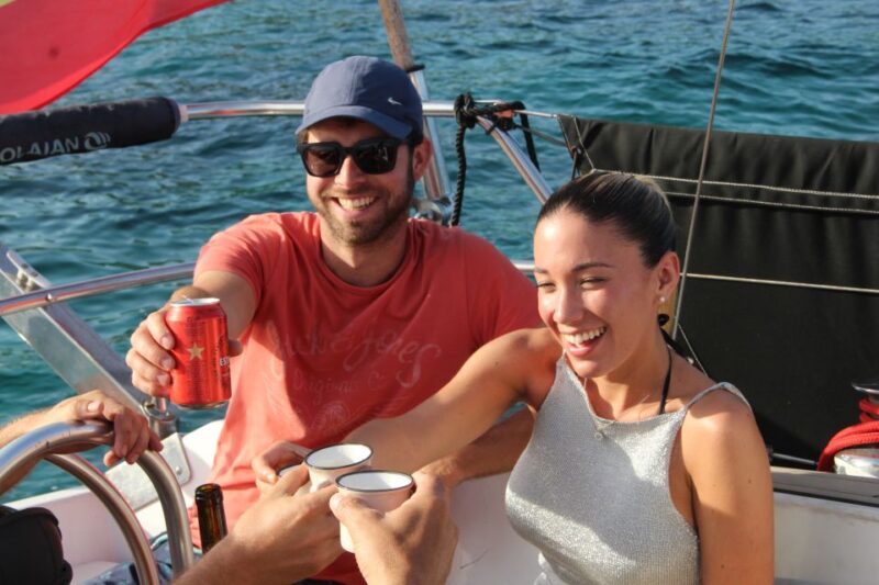 Alcudia: Private Sunset Boat Trip With Glass of Wine & Snack - Meeting Point and What to Bring