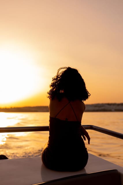 Algarve: Catamaran Sunset Tour with DJ or Live Guitarist - FAQs