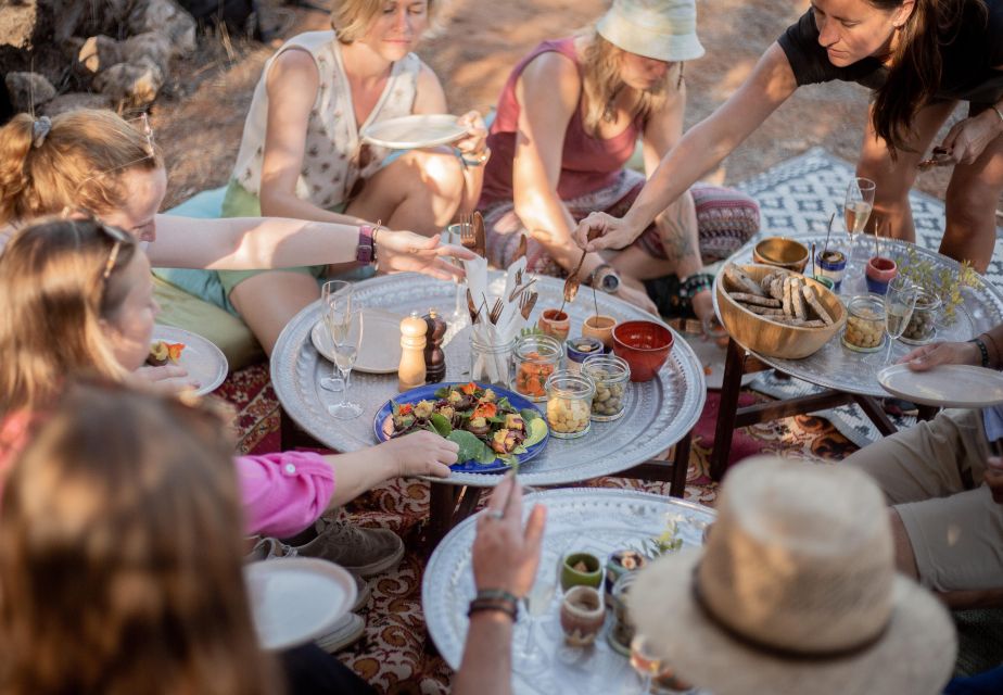 Algarve: Divine Dine in the Wild - Language Options and Group Size