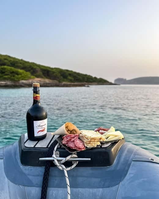 Alghero: boat tour with aperitif at sunset in Porto Conte - An In-Depth Look at the Tour