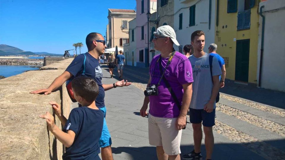 Alghero: City Center Tour With Wine Tasting - Experience Highlights