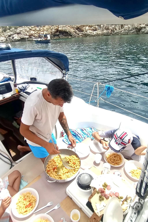 Alghero escursione in barca con pranzo giornata intera - Key Points