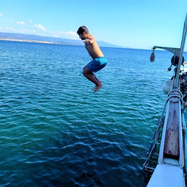 Alghero: Gulf of Alghero Fishing Boat Trip With Fresh Lunch - Tour Duration and Languages