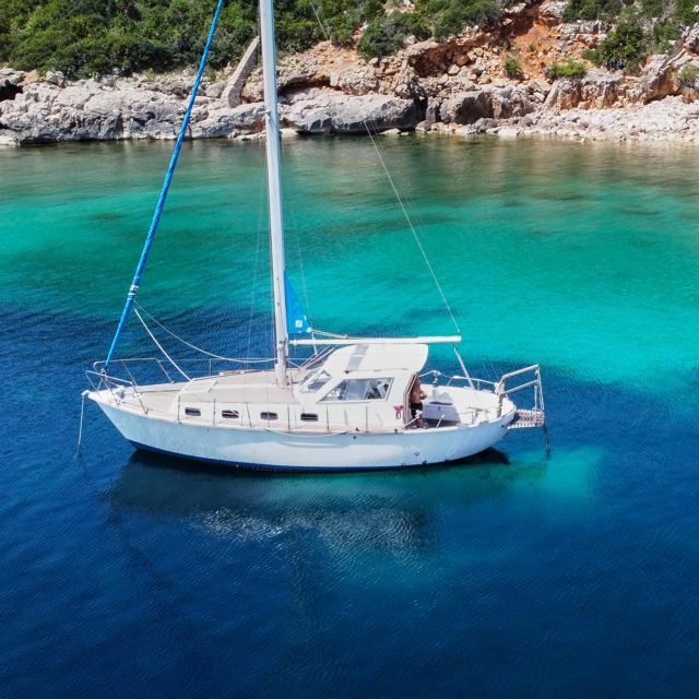 Alghero: Half Day in a 10M Motorsailer Boat With Aperitivo - Experience and Amenities
