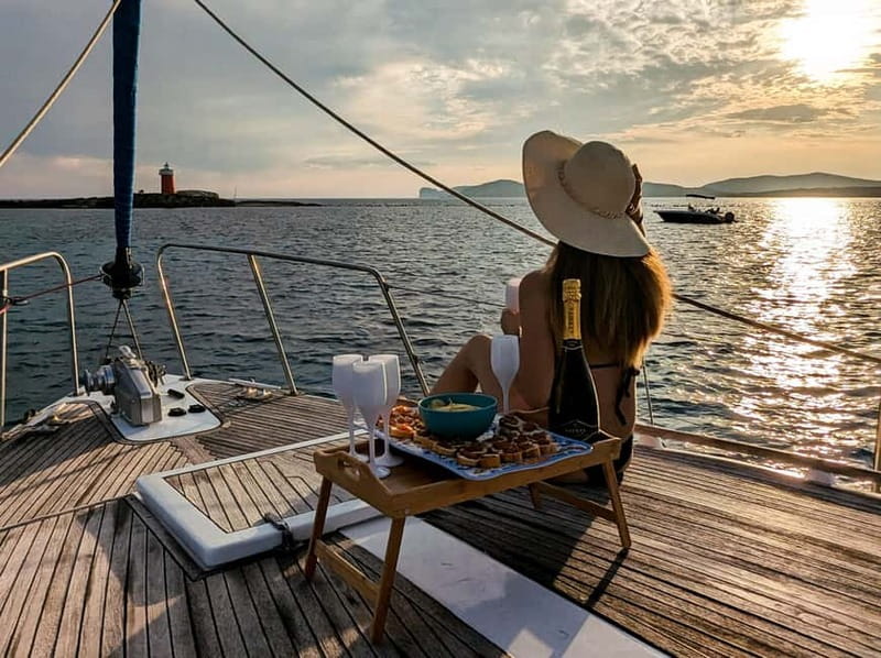 Alghero: Sunset Sailing Cruise with Aperitif - An In-Depth Look at the Experience