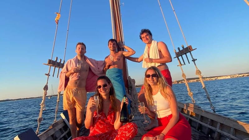 Alghero: sunset sailing tour with aperitif - A Closer Look at the Experience