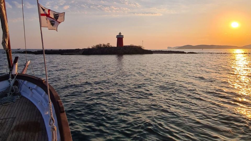 Alghero: Vintage Boat Sailing Class Excursion at Sunset - Key Points