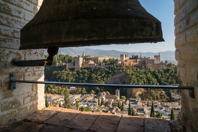 Alhambra and Albaicin Private Tour With Official Guide - Tour The Sum Up and Meeting Point