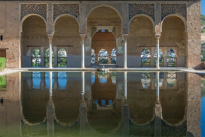 Alhambra and Generalife, Gardens - Navigating the Alhambra and Generalife