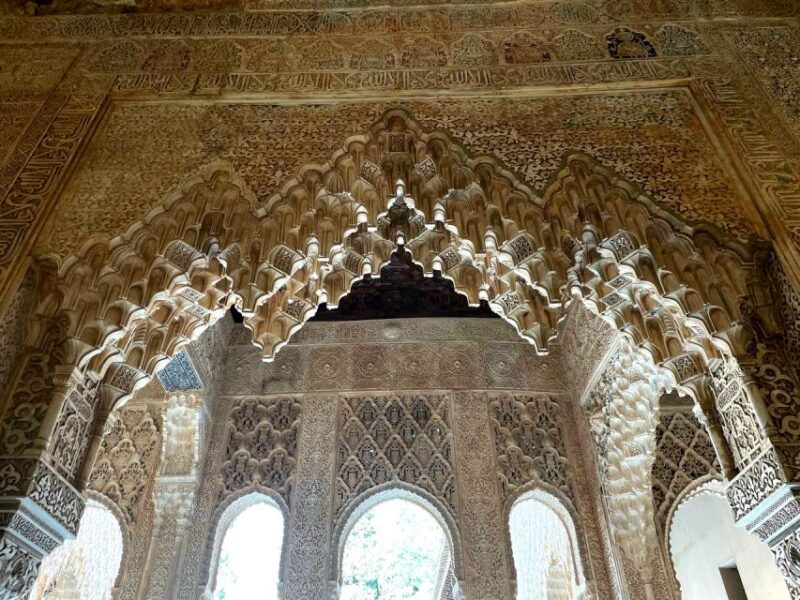 Alhambra and Nasrid Palaces Guided Tour With Tickets - Important Information