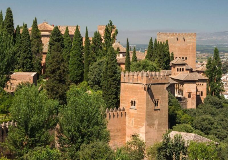 Alhambra & Generalife: Exclusive 3 Hours Private Tour - Key Highlights