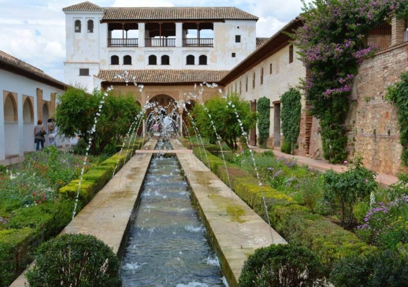 Alhambra & Generalife: Exclusive 3 Hours Private Tour - Inclusions