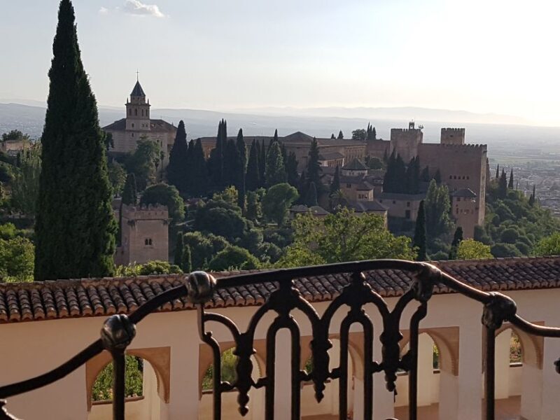 Alhambra: Generalife Gardens & Alcazaba Fast-Track Tour - The Value of Guided Tours at the Alhambra