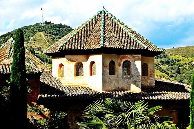 Alhambra & Generalife Skip the Line Premium Tour Including Nasrid Palaces - Multilingual Guided Tours Available