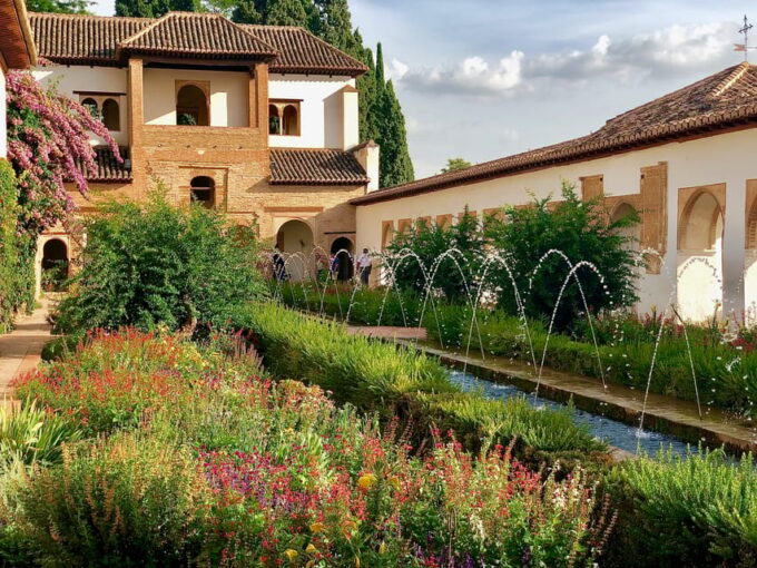 Alhambra: Guided Tour With Fast-Track Entry - Meeting Point and Inclusions