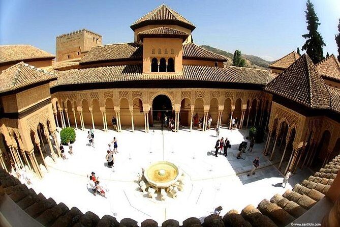 Alhambra, Nasrid Palaces, Generalife & Alcazaba Private Tour - Who Will Love This Tour?