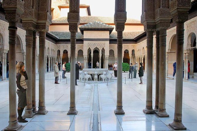 Alhambra Private/Small Group Tour & Nasrid Palaces Skip the Line - Exploring the Key Stops