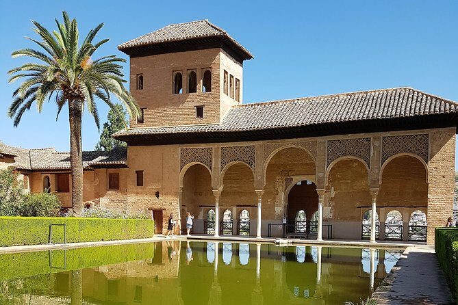 Alhambra Sultan Gardens ,Palaces and towers .Skip the line - The Guided Element