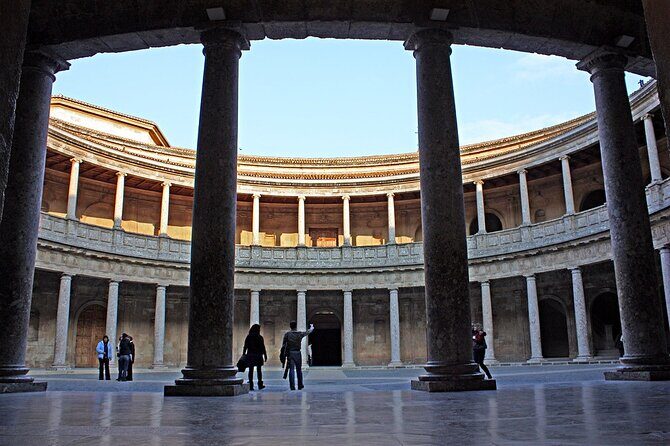 Alhambra tour with Generalife Palace and gardens - FAQ