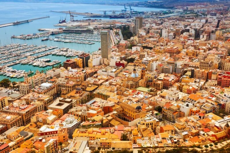 Alicante: Express Walk With a Local in 60 Minutes - Tour Experience