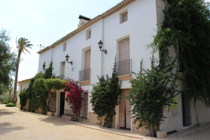 Alicante: Old Winery Tour & Wine Tasting Including Transfer - Wine Tasting Experience