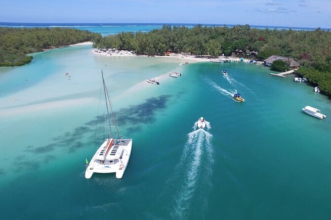All Inclusive CATAMARAN With BBQ : Ile Aux Cerf & GRSE Waterfall - Additional Highlights