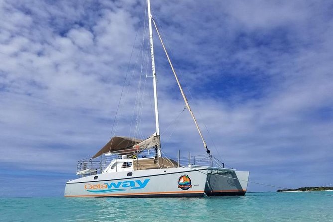 All-Inclusive Cordillera Cay Catamaran Beach and Snorkeling Tour - Safety and Accessibility Features