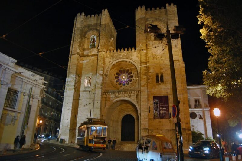 All-inclusive Fado Tour: Show & Dinner. Lisbon at Night - Practical Insights for Travelers