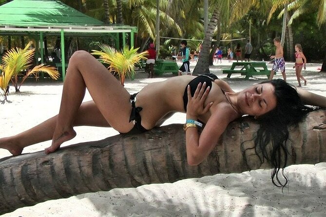 All-Inclusive Saona Island Full Day Trip and Catamaran Cruise From Santo Domingo - Meeting Point