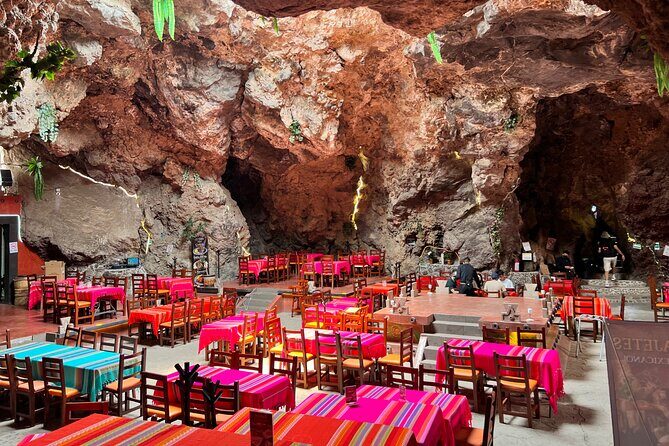 All-inclusive Teotihuacan Guided Tour with Breakfast in a Cave - An Introduction to the Tour Experience