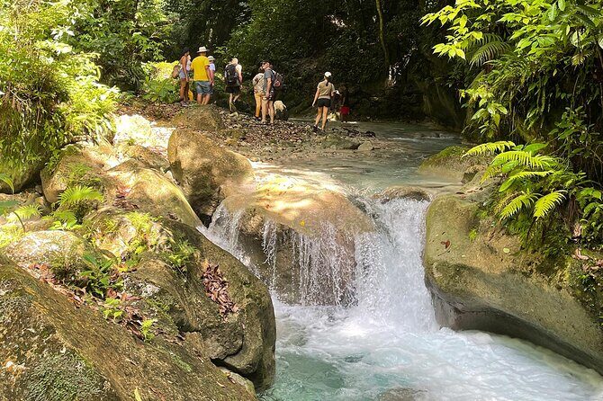 ALL INCLUSIVE tour of the "Cueva de la Virgen" Water Trail - Introduction