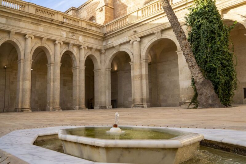 Almería: Cathedral Entry Ticket - Main Chapel Features