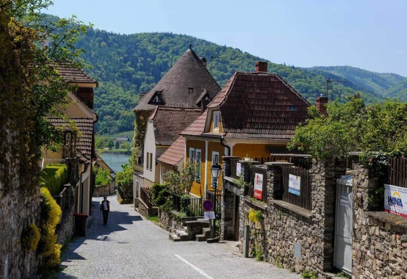 Alpine Beauty & Fairytale Towns: Hallstatt & Salzburg Tour - FAQ