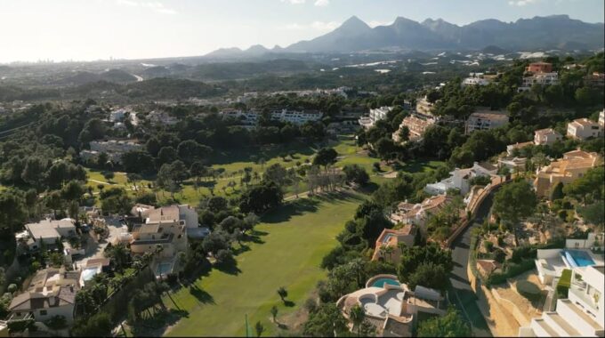 Altea Hills: 5-Day Luxury Wellness Retreat Program - Arrival and Departure