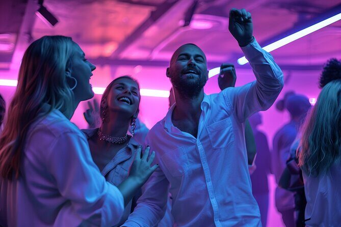 Alternative bar tour with dinner in the art district - A Deep Dive into the Experience