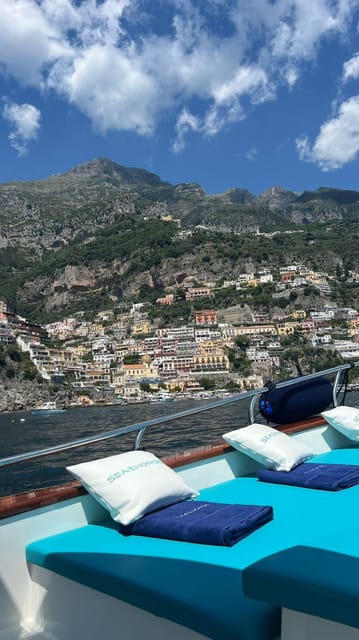 AMALFI: Boat tour to Positano with lunch at the restaurant - The Lunch Experience: A Seaside Treat