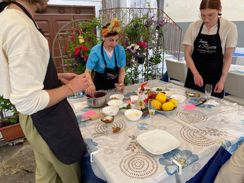 Amalfi Coast: Cooking class con piatti tipici locali - Key Points