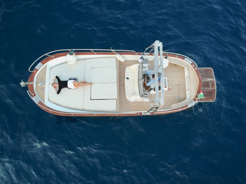 Amalfi Coast: Private Boat Trip With Prosecco and Snorkeling - Meeting Point