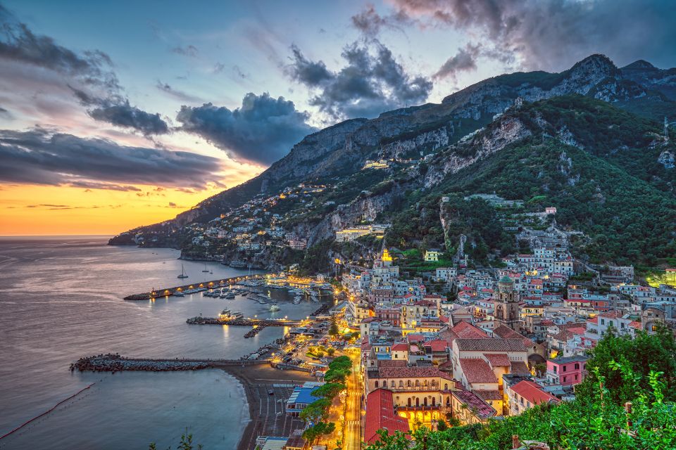 Amalfi Coast: Romantic Sunset Cruise With Music & Cocktails - Immerse in Coastal Landscapes