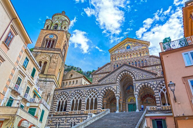 Amalfi Coast Sightseeing Bus Tour From Pompeii - Exploring the Amalfi Coast