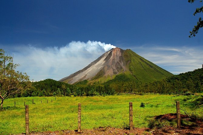 Amazing Costa Rica Expedition 8D/7N Vacation Package - Discover Costa Ricas Diverse Landscapes