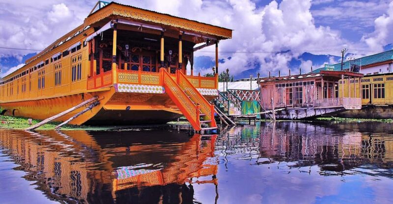 Amazing Kashmir Tour 6 Days / 05 Nights - Inclusions and Services