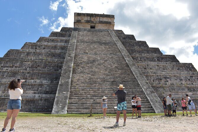 Amazing tour to Chichen Itza and 2 Cenotes (Ik Kil and Suytun) - The Tour in Detail