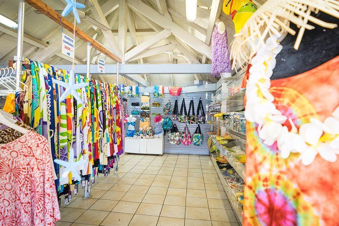 Amedee Lighthouse - Lunch and Cultural Entertainment: A Taste of Local Hospitality