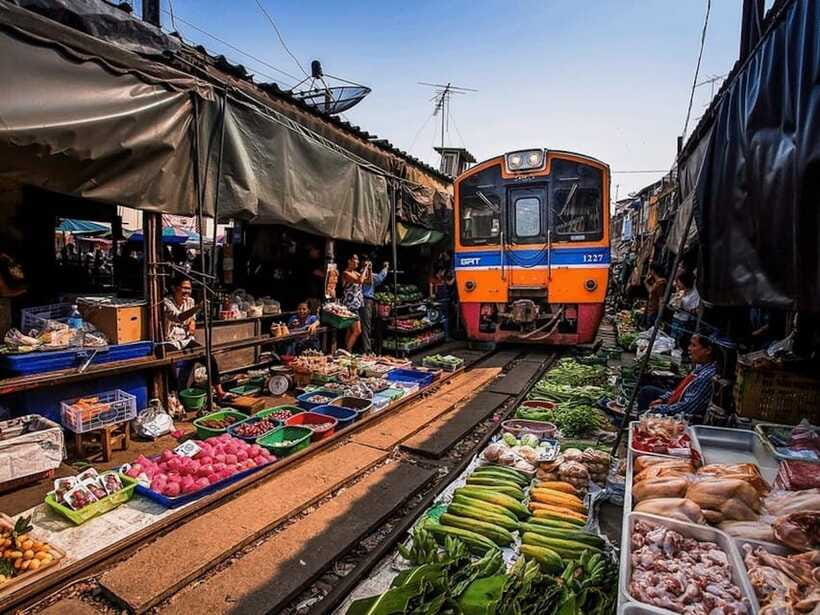 Amphawa Floating Market & Railway Market : Private Tour - The Sum Up