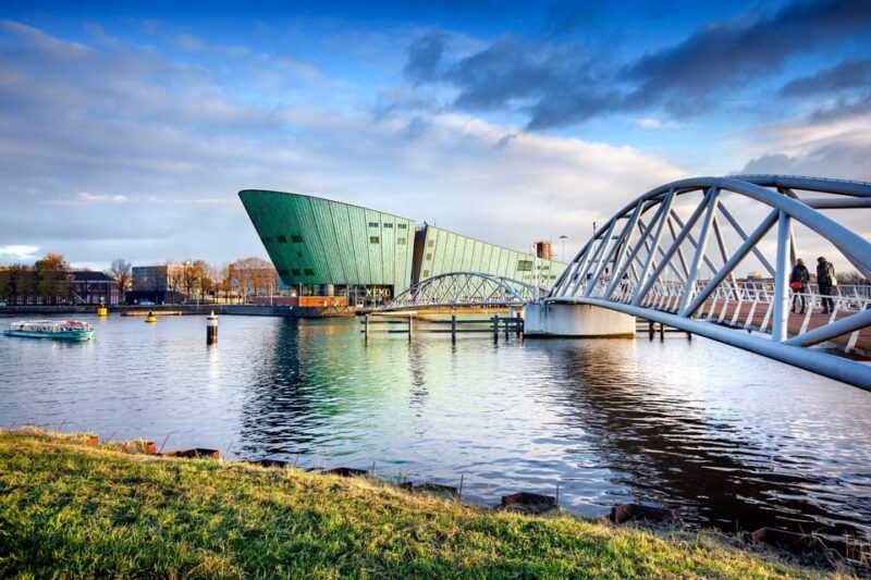 Amsterdam: 1-Hour Canal Cruise & NEMO Science Museum - Highlights of the Canal Cruise